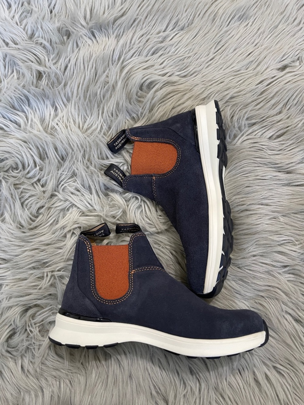 Blundstone Navy Suede Chelsea Ankle Boots with Rust Elastic Panels
